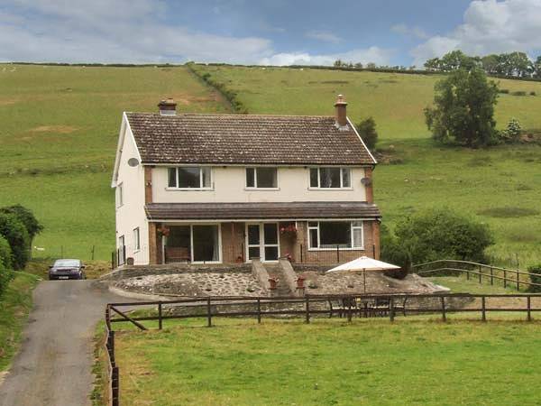 Cottage for 10 people, with Garden and Pool in Mid-Wales