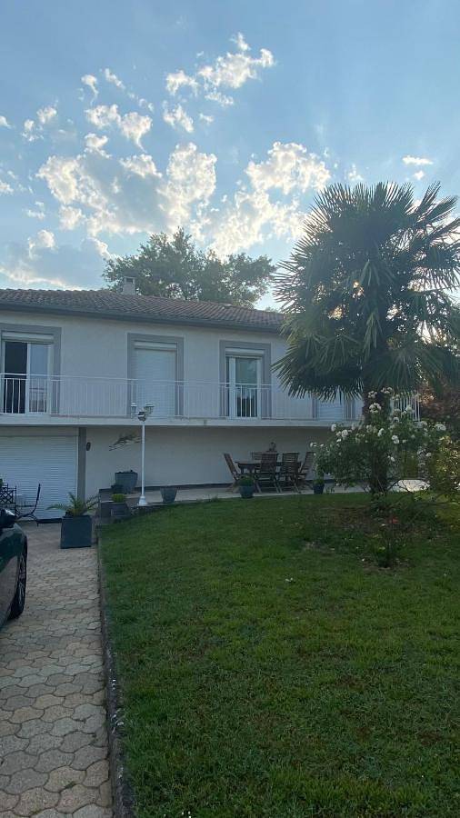 Appartement de vacances pour 2 personnes, avec Balcon et Terrasse ainsi que Jardin et Vue sur le lac