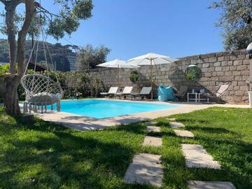 Chambre d’hôte pour 2 personnes, avec piscine ainsi que jardin et vue à Sorrento