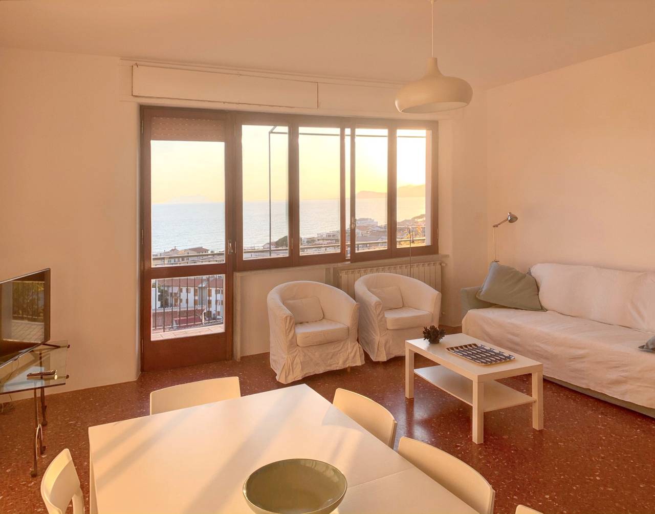 Entire apartment, Spacious apartment with sea view in Sperlonga 109 m² in Sperlonga, Latina Province