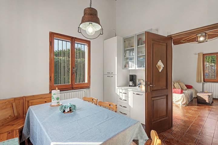 Appartement entier, Appartement 'La Tana Dell'orso' avec vue montagne, terrasse privée et Wi-Fi in Tovo Faraldi, Villa Faraldi