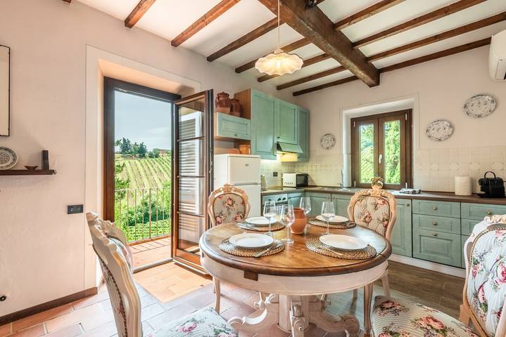 Vakantiehuis 'Uva' met zwembad voor gasten, wifi en airconditioning in San Gimignano, Provincie Siena