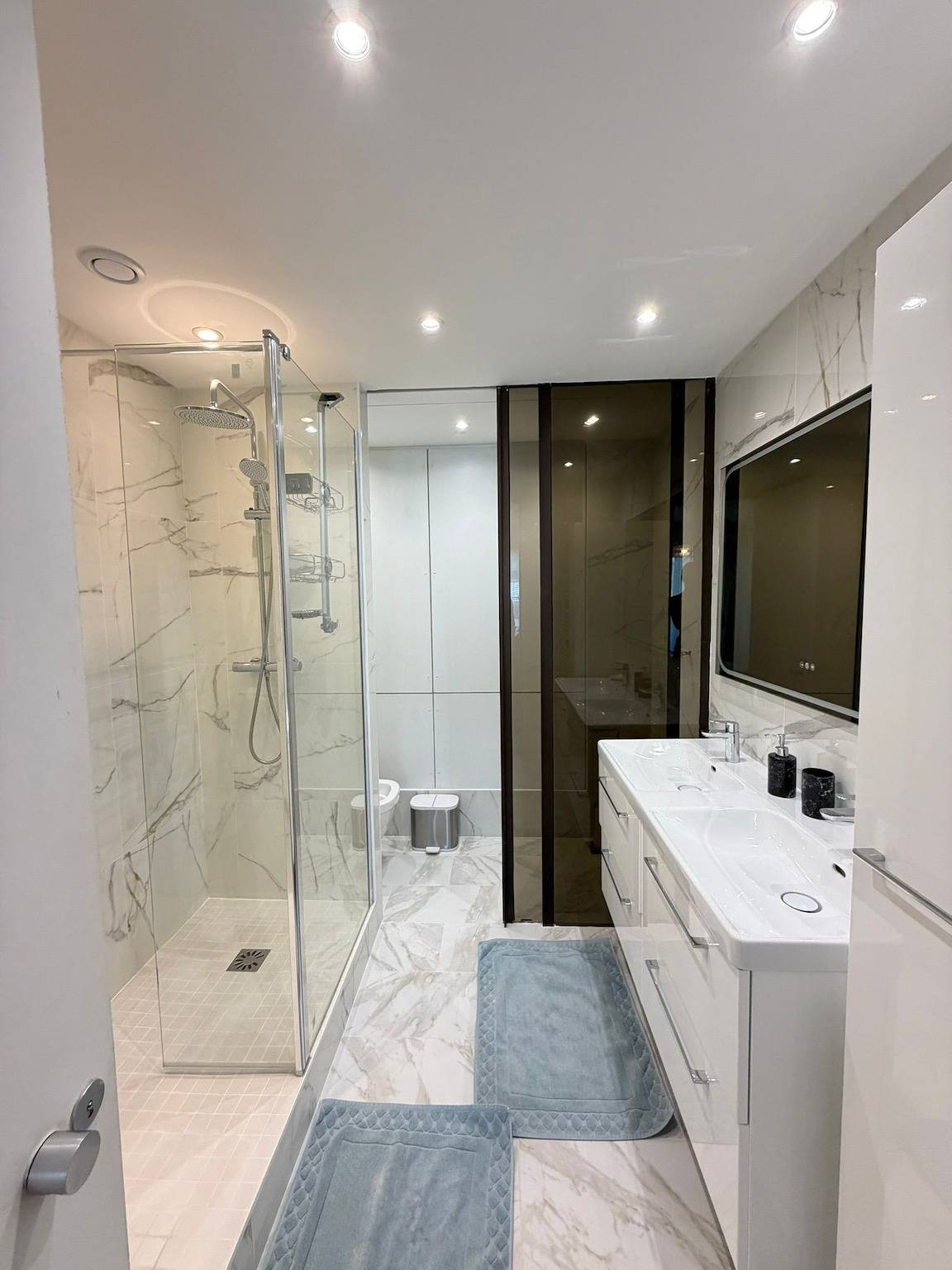 Entire vacation apartment, Luxurious 4Bdr Avenue Malakoff Home - Arc de Triomphe in Paris, Ile de France
