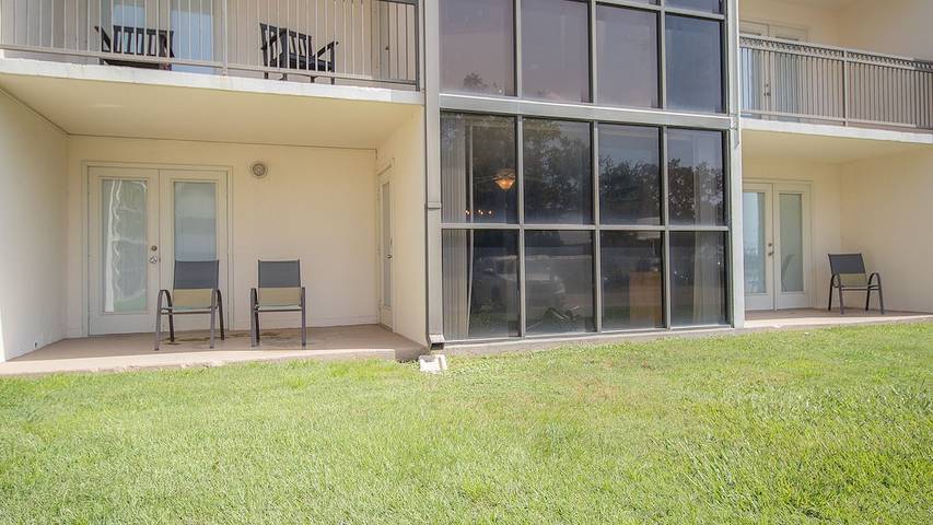 Vacation rental for 6 people, with pool and yard as well as balcony in Biloxi