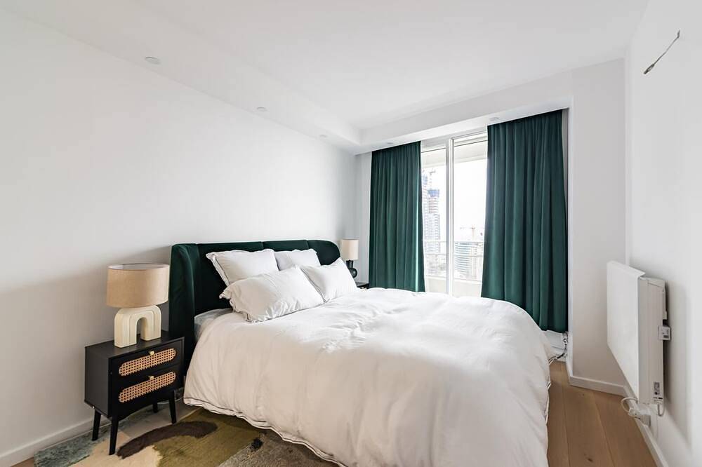 Entire apartment, Apartment view of all of Paris in Puteaux, Hauts-de-Seine