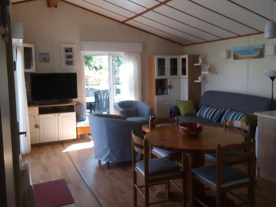 Chalet con piscina y aparcamiento cerca de Plage de Sauveterre in Brem-sur-Mer, Valle del Loira