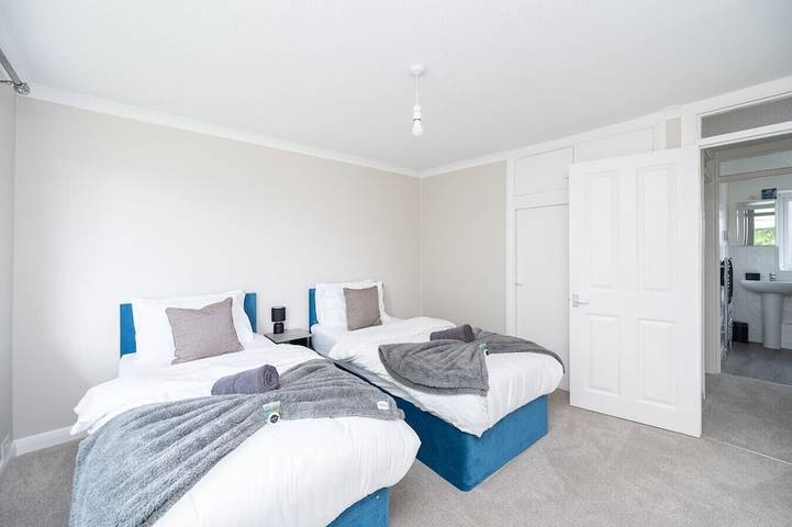 Appartement entier, 2 Bed Flat Free Parking Next To The Station in Horsham, Sussex de l'Ouest