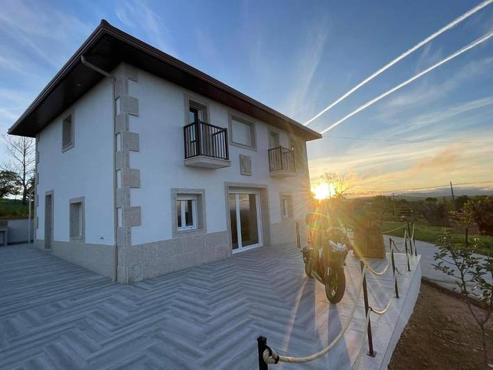 Apartamento de vacaciones para 7 personas, con terraza además de vistas y jardín - 1