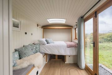 Holiday Apartment for 2 People in Isle of Anglesey, North-Wales, Photo 2