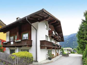 Chalet für 24 Personen, mit Garten und Balkon in Fügen
