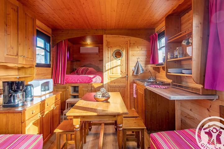 Gîte pour 4 personnes, avec terrasse et piscine dans Lys-Haut-Layon - 2