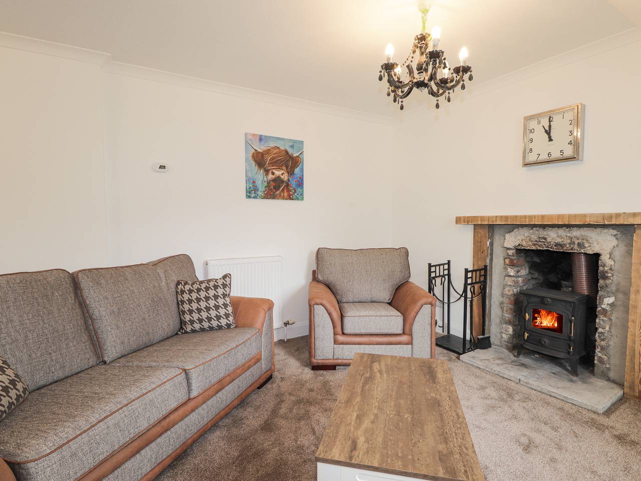 Entire apartment, Apartment in Foyers in Highlands