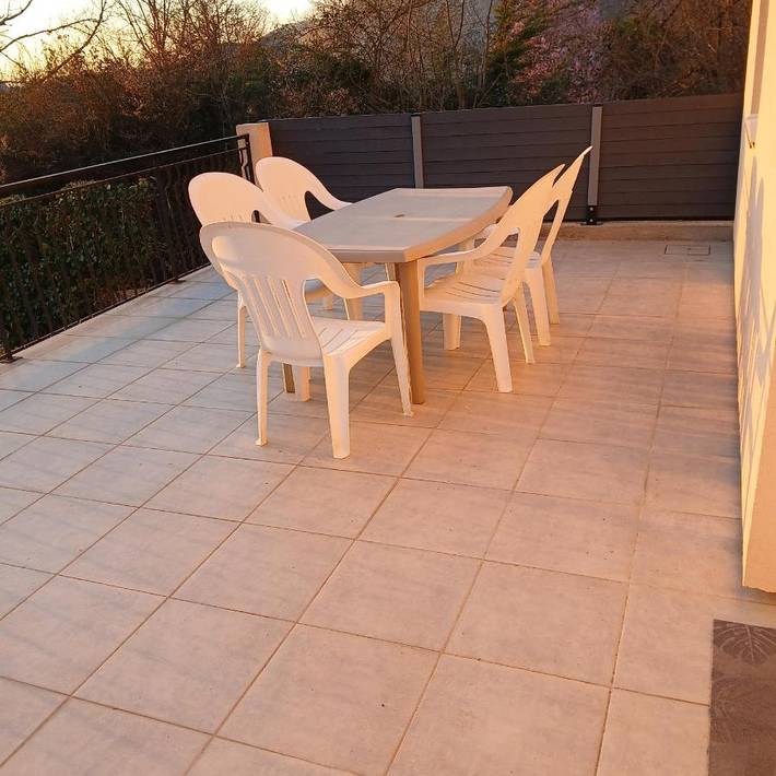 Gîte pour 4 personnes, avec terrasse et vue à Villebois - 4