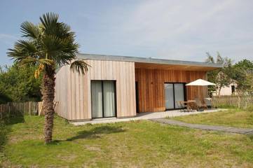 Gîte pour 4 personnes, avec vue et terrasse à Gouville-sur-Mer