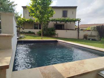 Cottage pour 6 personnes, avec jardin et piscine ainsi que vue et terrasse à Modène