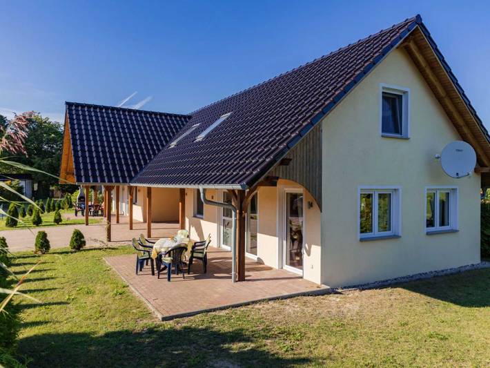 Ferienwohnung für 6 Personen, mit Terrasse und Garten in Mölschow - 3