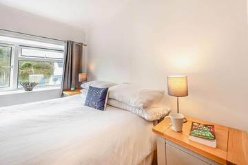 Cottage for 6 People in Little Haven, Pembrokeshire, Photo 1