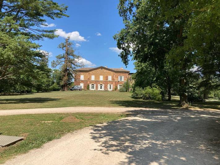Gîte pour 8 personnes, avec Vue à Ars-sur-Formans