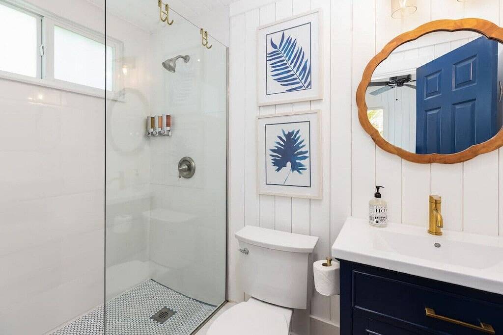 Hidden Gem Duplex in Heart of Islamorada! Sleeps 8 in Upper Matecumbe Key, Islamorada