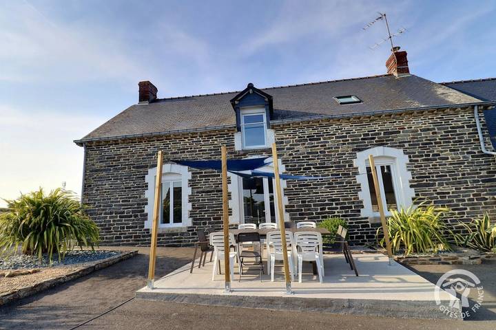 Gîte pour 12 personnes, avec jardin et terrasse en Ille-et-Vilaine
