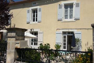 Gîte pour 4 personnes, avec jardin et terrasse à Gout-Rossignol