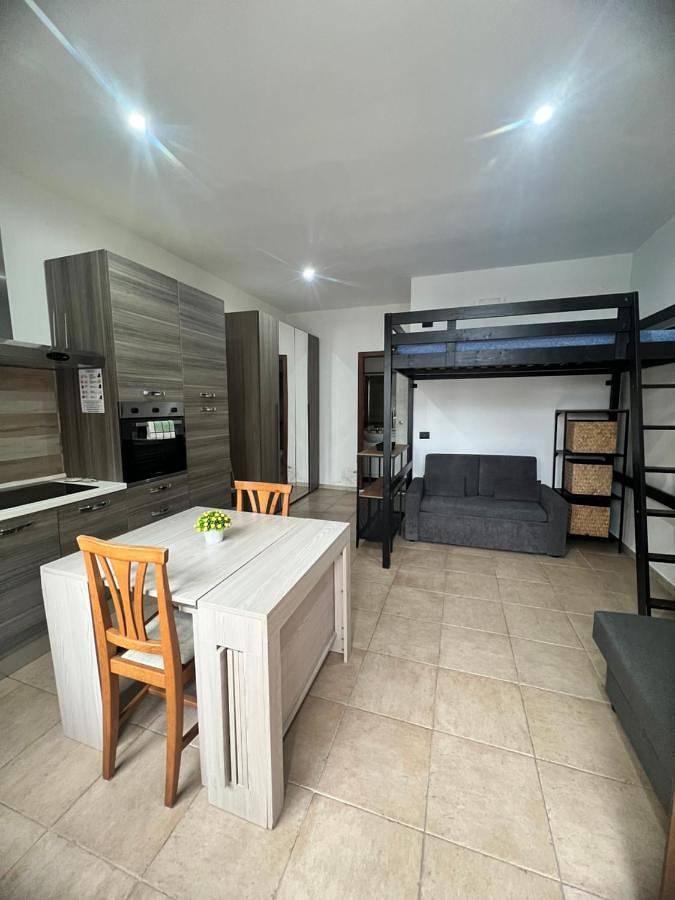Appartamento intero, One-Bedroom Apartment in Torvaianica, Pomezia