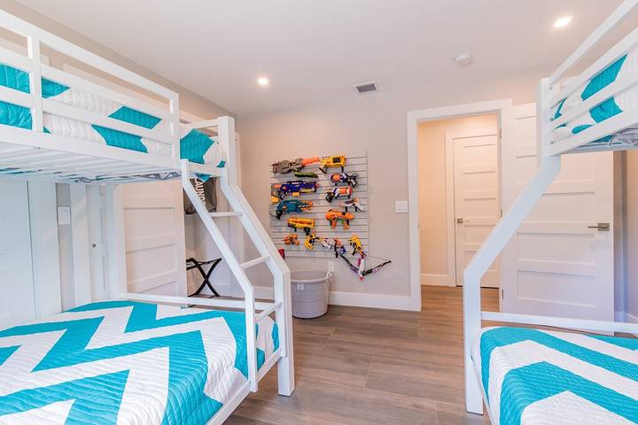 Vacation rental for 10 people, with yard and hot tub in Dania Beach