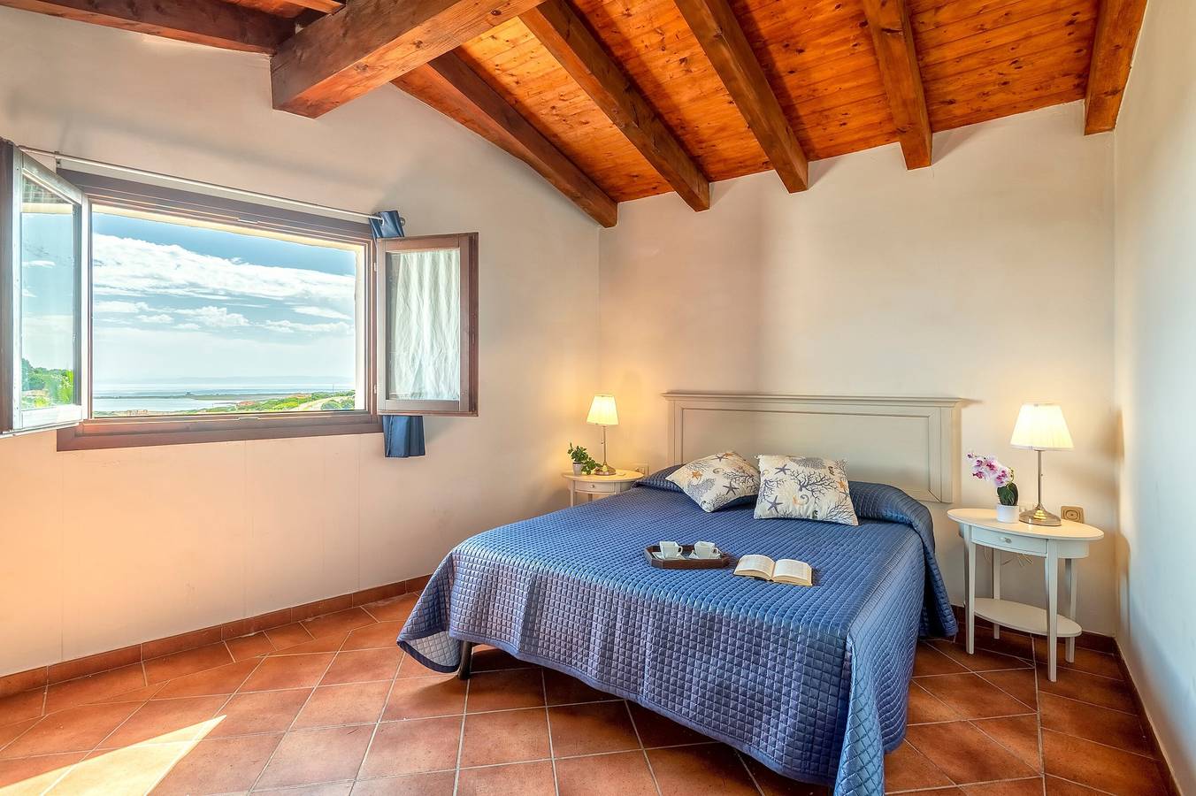 Entire apartment, Apartment "Corallo" with Fantastic Sea View and Balcony 090089-Apr-00022 in Punta De Su Turrione, Nurra