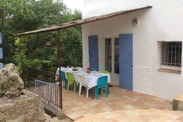 Gîte pour 8 personnes, avec jacuzzi ainsi que jardin et balcon à Murviel-lès-Béziers