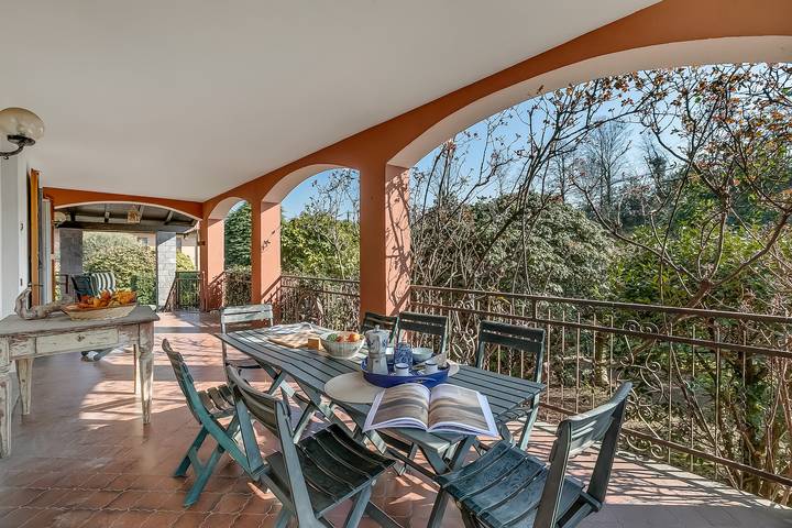 Villa für 10 Personen, mit Balkon, kinderfreundlich am Lago Maggiore