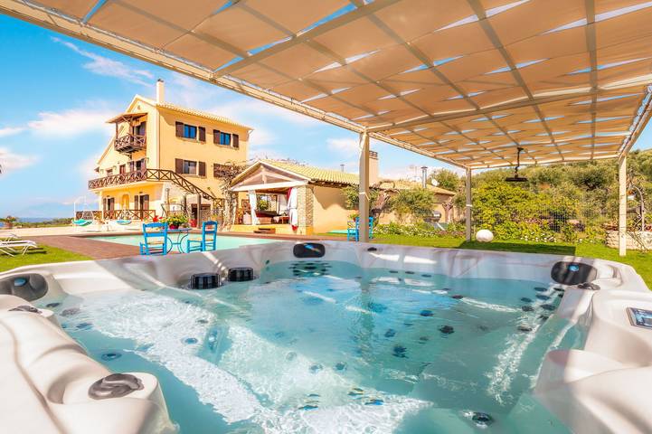 Διαμερίσματα διακοπών για 8 άτομα, με κήπο στον Άγιο Σπυρίδων