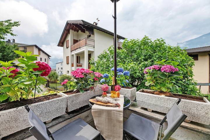 Appartamento intero, Appartamento 'Isa' con Vista Montagna, Wi-Fi e Aria Condizionata in Delebio (Borgo), Delebio