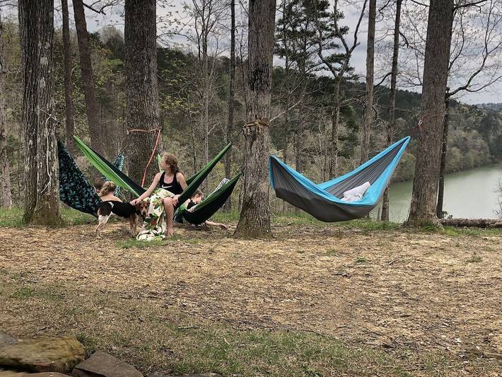 Vacation rental for 10 people, with yard, with pets in Lewis Smith Lake