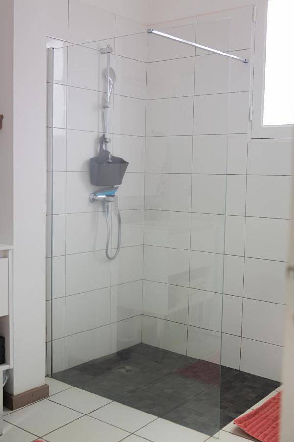 Gîte pour 4 personnes, avec vue et jardin dans Plage de la Saline - 2