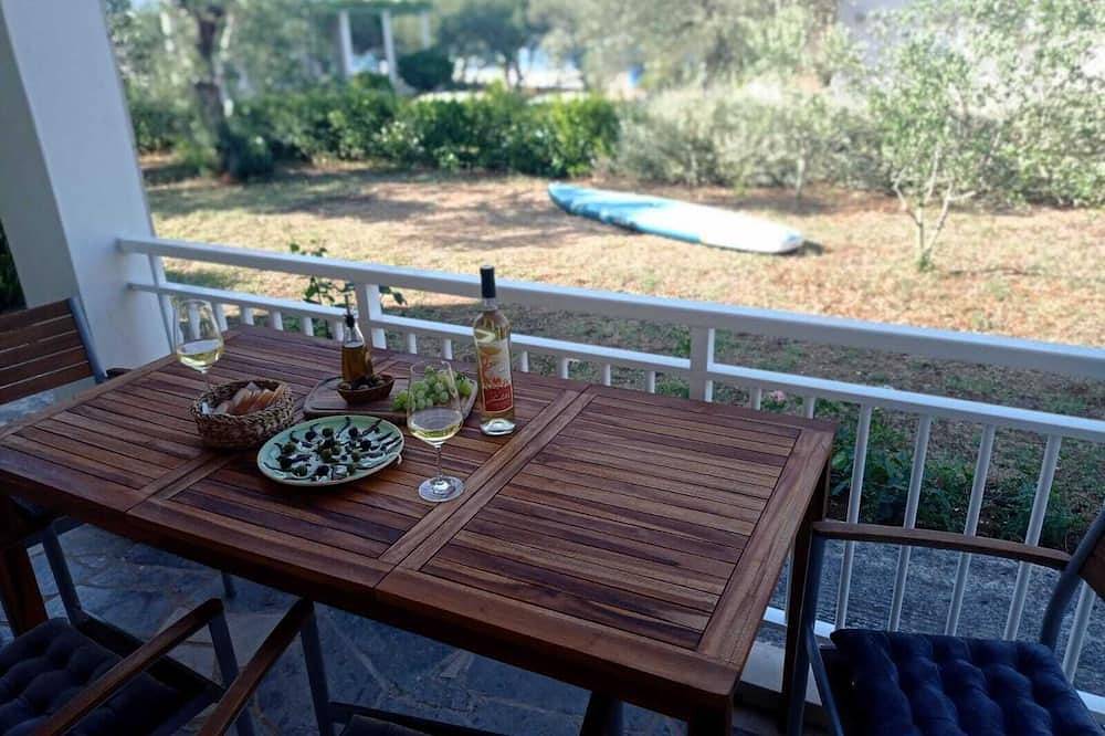 Your Mediterranean villa with large garden and private parking space - welcome! in Lumbarda, Korcula