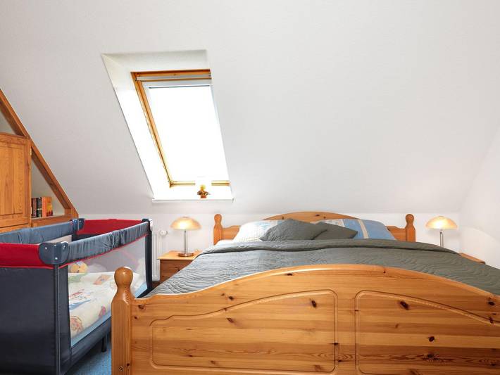 Ganze Wohnung, Ferienwohnung Windrose mit großem Familiengarten auf der Insel Poel in Gollwitz, Nordwestmecklenburg (Wismar und Umgebung)