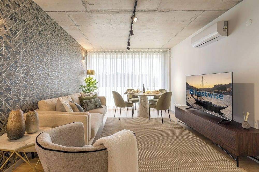 Apartamento inteiro, Hostwise - Luxurious Apartment w/ Balcony and Pool in Oliveira do Douro, Distrito do Porto