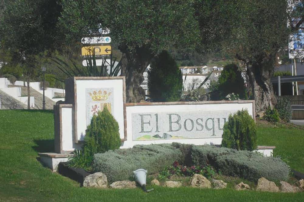 Homerez - 150 m² House in El Bosque + private pool in El Bosque, White Villages