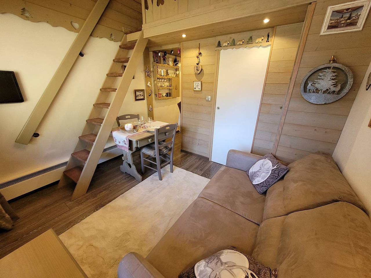Estudio entero, Estudio acogedor renovado con aparcamiento y altillo in Les Gets, Les Portes du Soleil