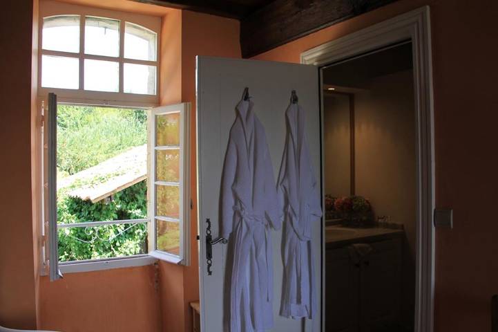 Location de vacances pour 4 personnes, avec piscine ainsi que jardin et vue à Saint-Antoine-de-Breuilh - 3