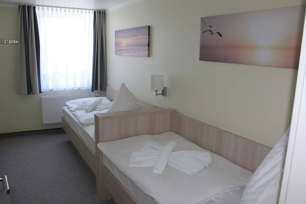 Ganze Wohnung, Strandnahe Fewo,  3 Schlafzimmer, Sauna, 2 Bäder, ca. 130 m², W-Lan kostenlos in Hiddensee, Ostseeinseln