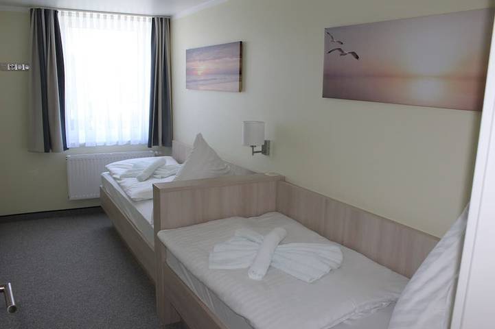 Ferienwohnung für 6 Personen, mit Terrasse und Sauna auf Hiddensee - 4