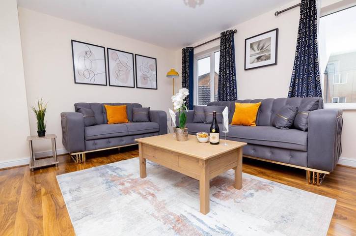 Location de vacances pour 8 personnes, avec jardin à Corby