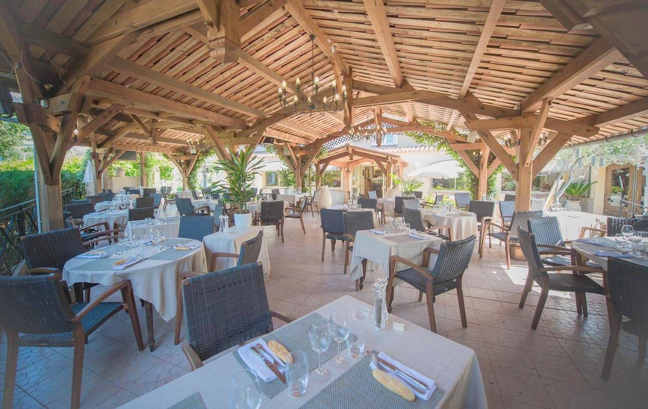 Appart Hotel Lou Castelet in Carros, Côte méditerranéenne (France)