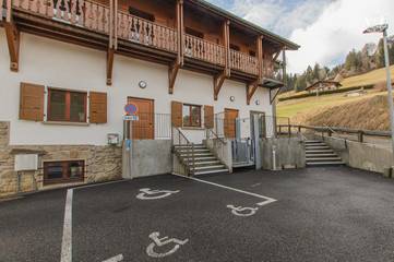 Chalet for 37 People in Saint-Nicolas-la-Chapelle, Savoie, Photo 2