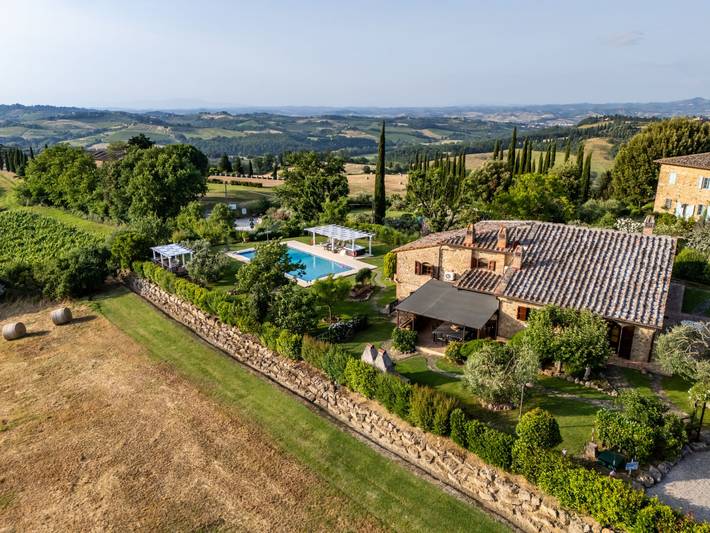 Agriturismo per 10 persone, con panorama e giardino a San Gimignano