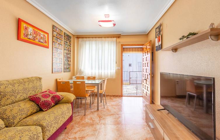Appartement en bord de mer avec parking et climatisation, à 1,5 km de Playa Vistamar in Torre de la Horadada, Pilar de la Horadada