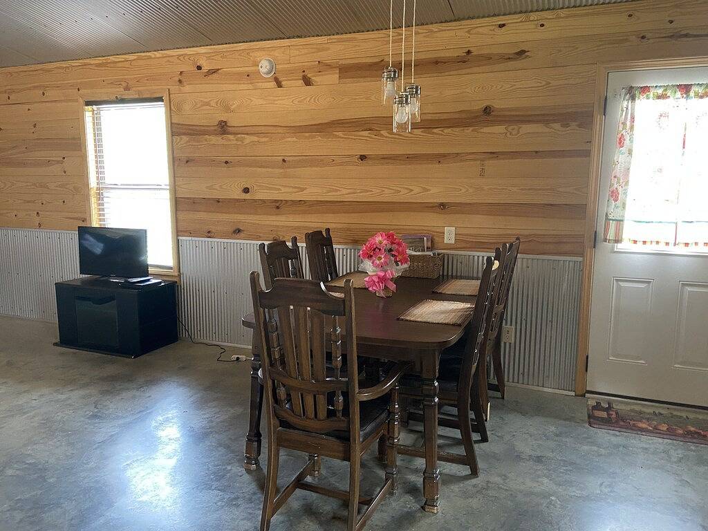 Grizzly Cabin. Roku Tv & Star Gazing. No Pets are allowed in Ouachita National Forest