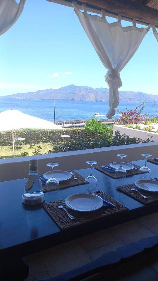 Chambre d’hôte pour 4 personnes, avec terrasse et jardin à Santa Marina Salina - 2