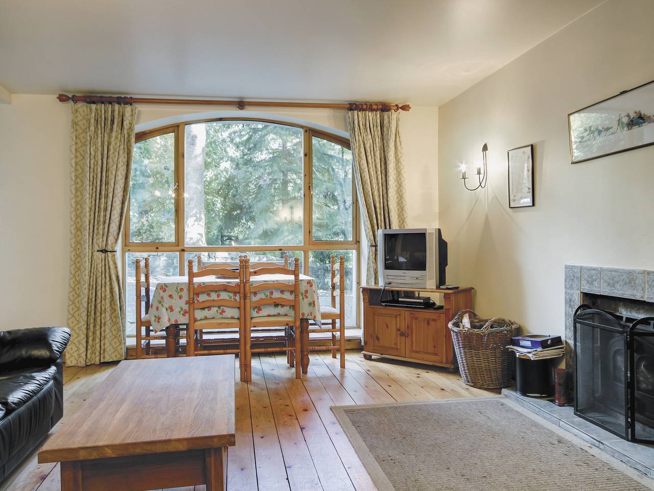 Coach House in Edinburgh and Lothian